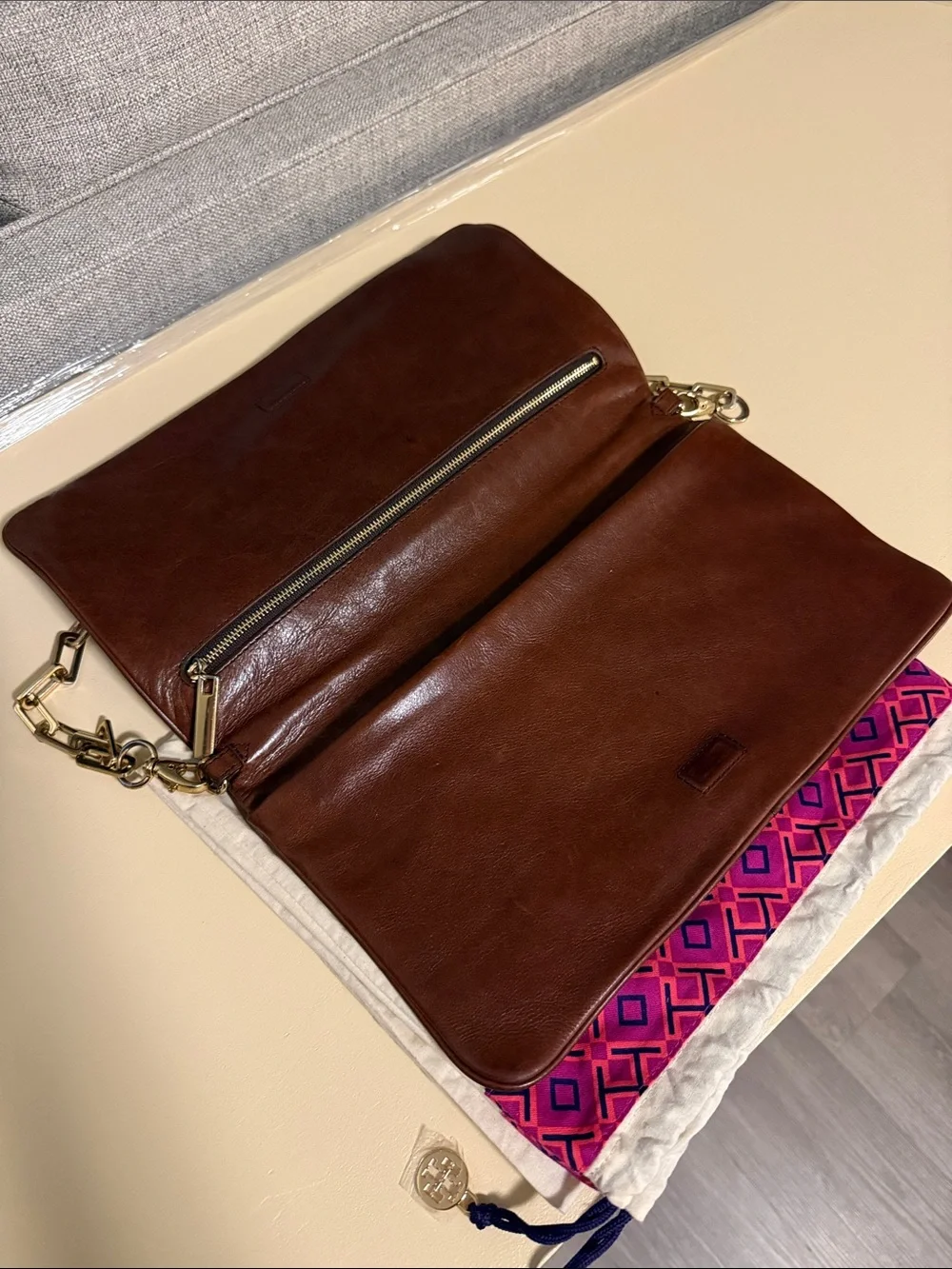 Tory Burch Bombe Reva Clutch with Gold Chain in Camel brown leather